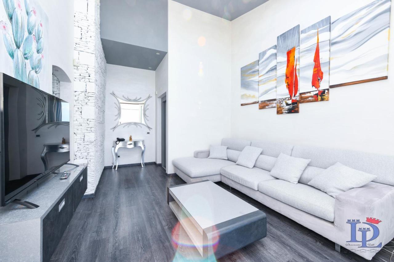 Desenzanoloft Official Partner Marriott Homes & Villas - Villa Meraviglia デセンツァーノ・デル・ガルダ エクステリア 写真