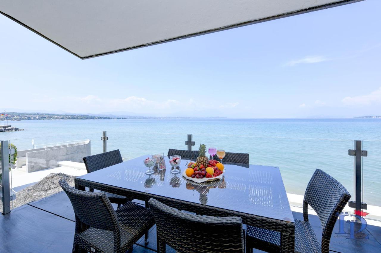 Desenzanoloft Official Partner Marriott Homes & Villas - Villa Meraviglia デセンツァーノ・デル・ガルダ エクステリア 写真