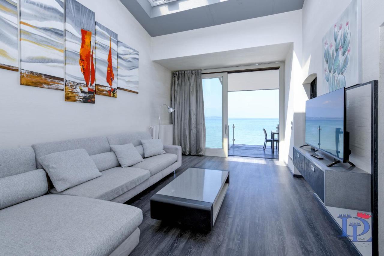 Desenzanoloft Official Partner Marriott Homes & Villas - Villa Meraviglia デセンツァーノ・デル・ガルダ エクステリア 写真