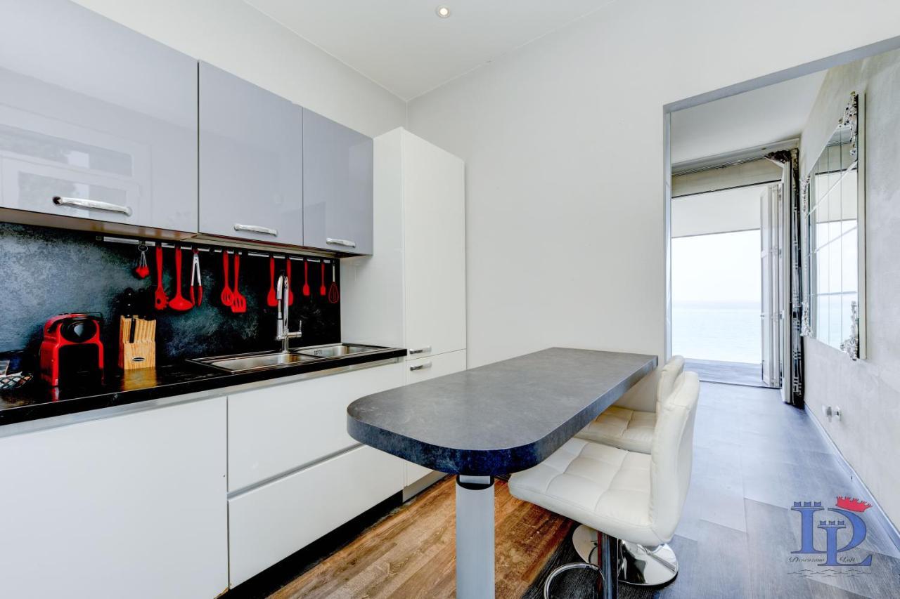 Desenzanoloft Official Partner Marriott Homes & Villas - Villa Meraviglia デセンツァーノ・デル・ガルダ エクステリア 写真